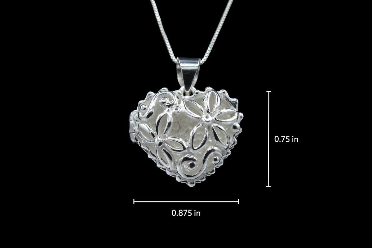 Blossom - Médaillon en filigrane en argent sterling sur une chaîne en argent sterling