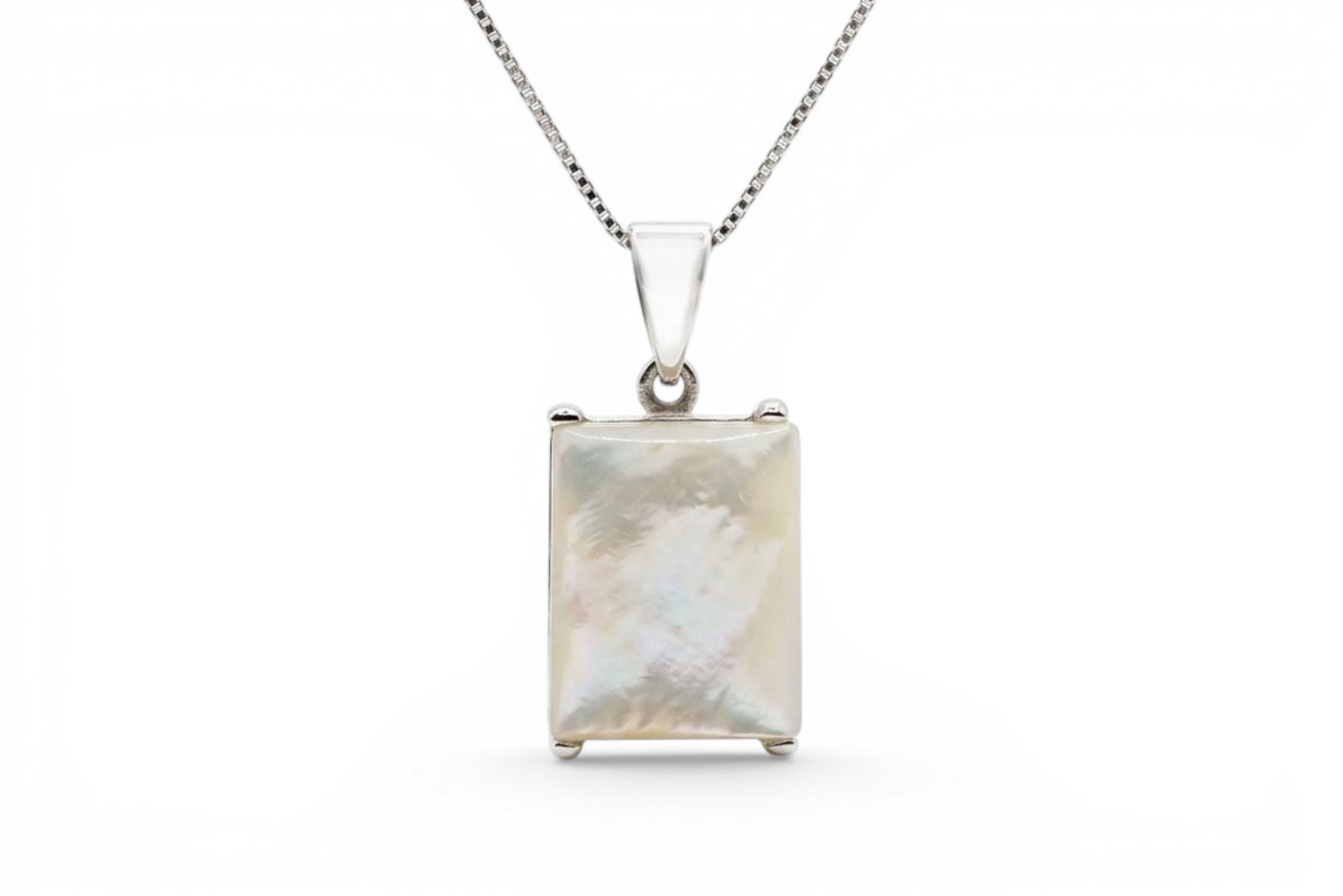 Maya - Pendentif cadre en argent sterling avec nacre sur une chaîne en argent sterling