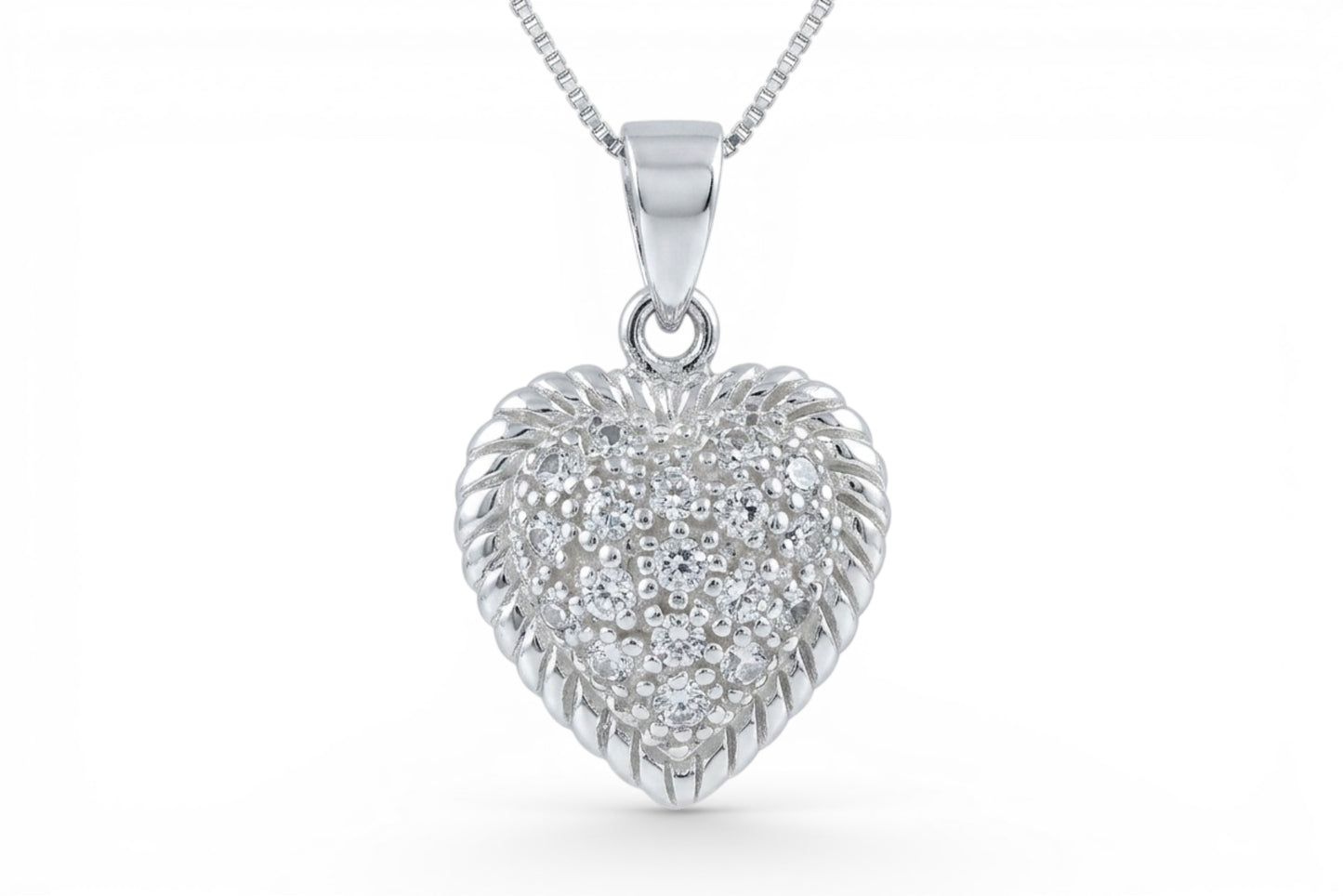 Sophia - Pendentif en forme de cœur en argent sterling avec zircones cubiques sur une chaîne en argent sterling