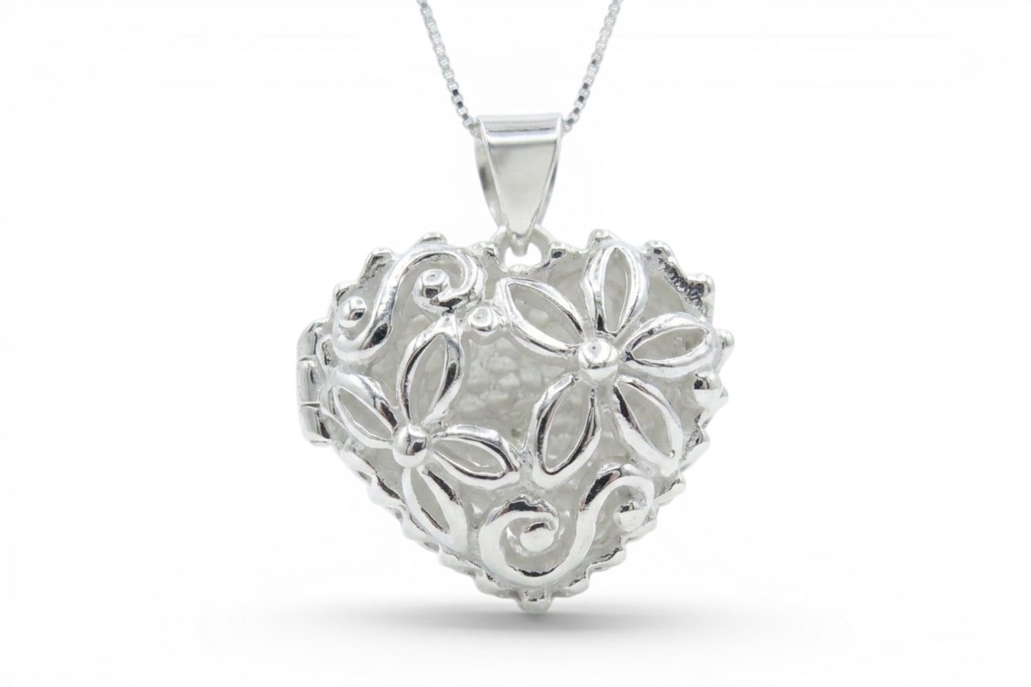 Blossom - Médaillon en filigrane en argent sterling sur une chaîne en argent sterling